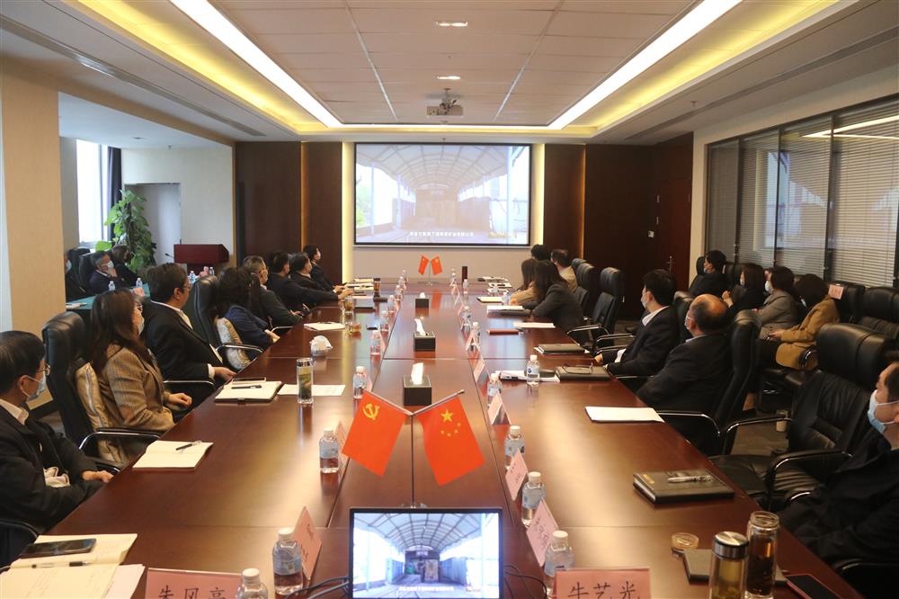 筑牢党员干部廉洁思想防线！辉达娱乐组织观看警示教育片