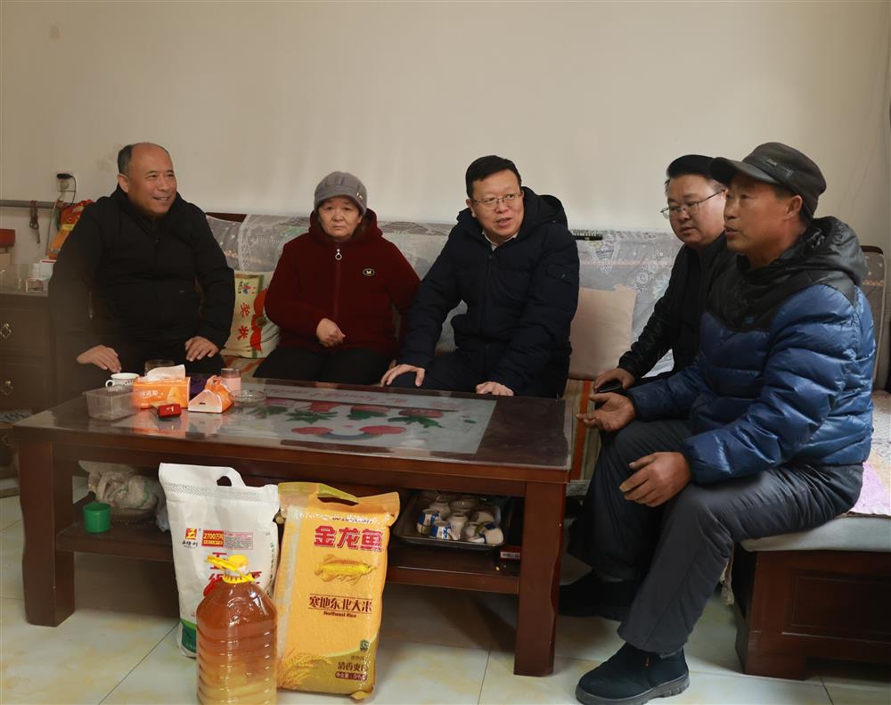 新春送温暖 帮扶显担当！ 辉达娱乐走访慰问“第一书记”帮扶村